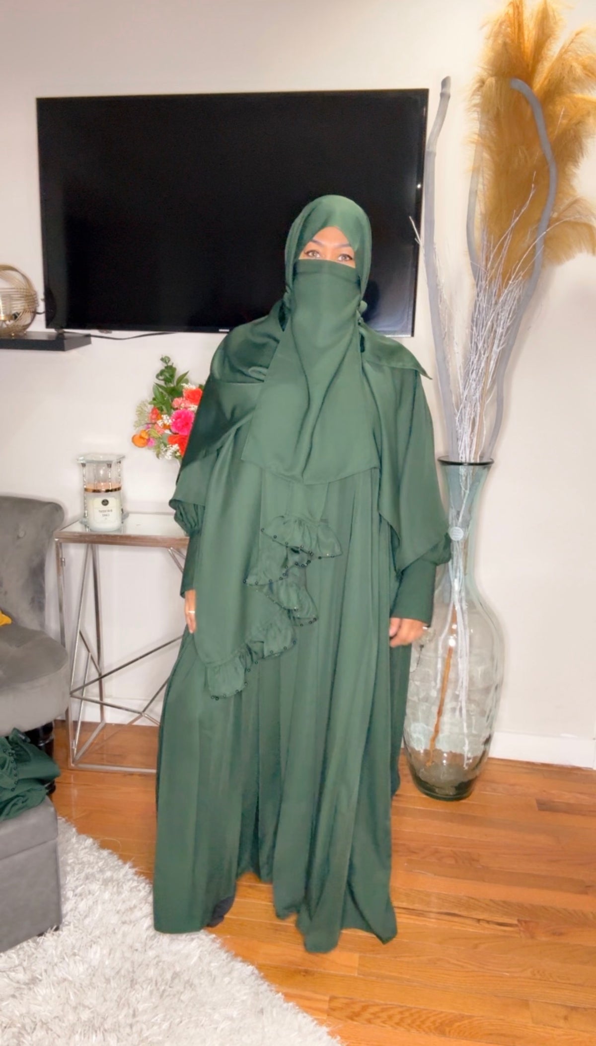 Khadijah 2| Emerald 4-Piece Abaya Set | Pleated Zip Abaya, Snap Cape & Pearl Shayla
